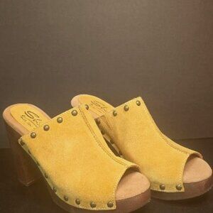 NWOT Sbicca Genuine Leather Clog